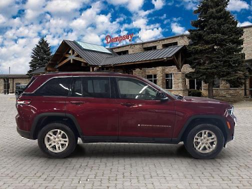 2023 Jeep Grand Cherokee Laredo