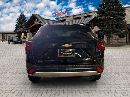 Mosaic Black Metallic 2024 Chevrolet Trax LT