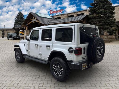 2025 Jeep Wrangler 4-Door Sahara 4x4
