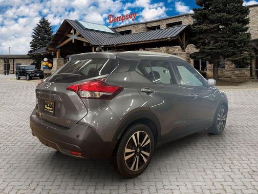 Gun Metallic 2020 Nissan Kicks SV