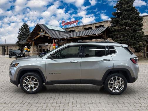 2022 Jeep Compass Latitude Lux