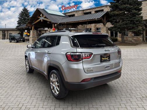 2022 Jeep Compass Latitude Lux