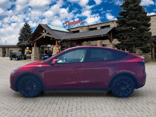 2022 Tesla Model Y Long Range Dual Motor All-Wheel Drive