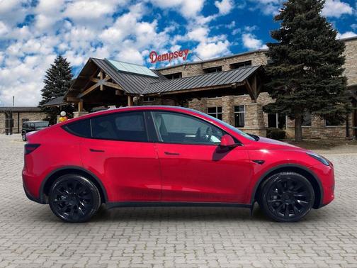 2022 Tesla Model Y Long Range Dual Motor All-Wheel Drive