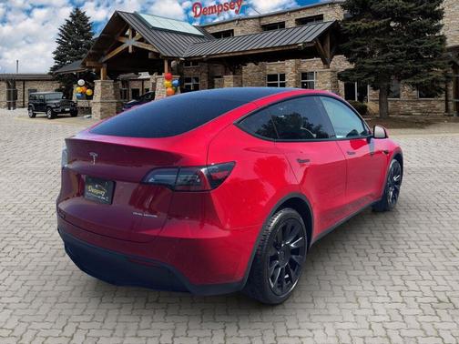2022 Tesla Model Y Long Range Dual Motor All-Wheel Drive