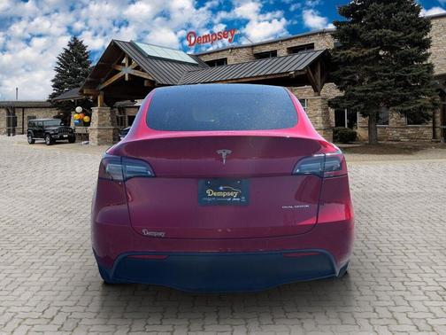 2022 Tesla Model Y Long Range Dual Motor All-Wheel Drive