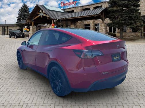 2022 Tesla Model Y Long Range Dual Motor All-Wheel Drive