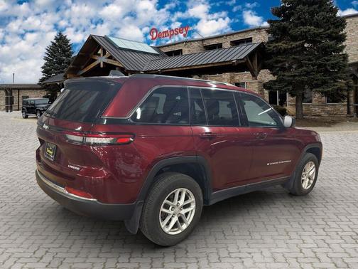 2024 Jeep Grand Cherokee Laredo