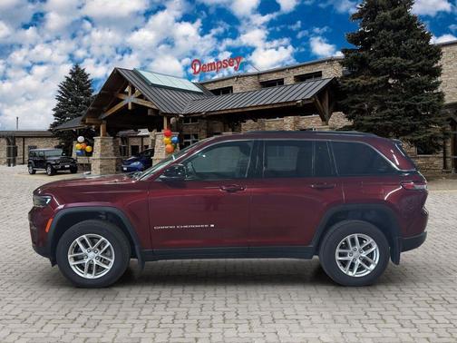 2024 Jeep Grand Cherokee Laredo