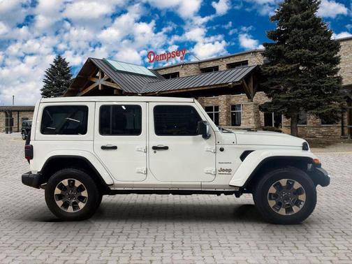 Bright White Clearcoat 2023 Jeep Wrangler 4-Door Sahara