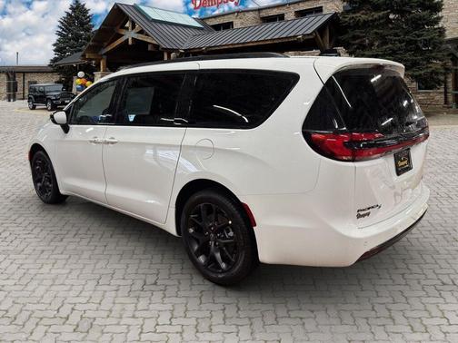 2026 Chrysler Pacifica L