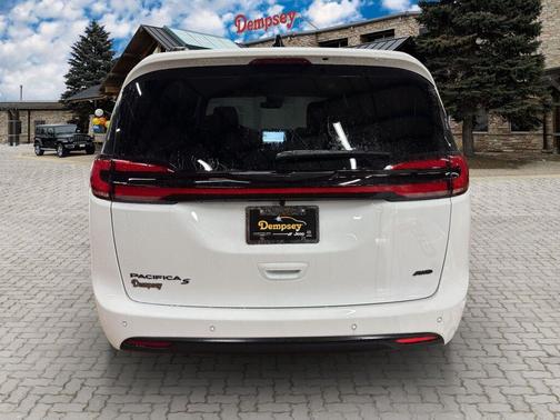 2026 Chrysler Pacifica L