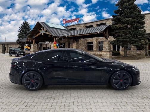 2022 Tesla Model S Plaid