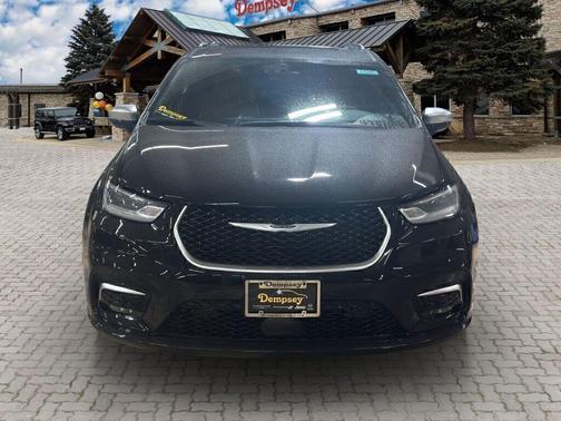 2026 Chrysler Pacifica L