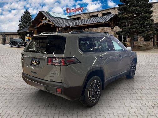 2026 Jeep Cherokee Laredo 4x4