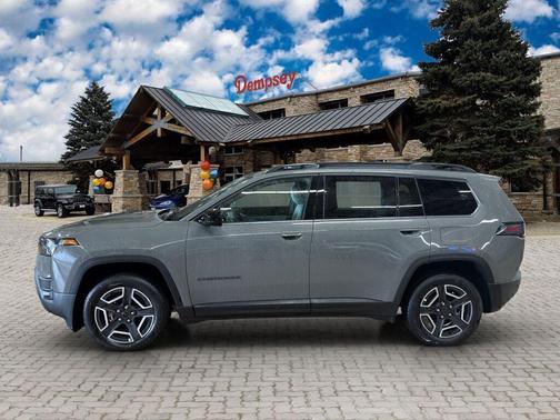 Sting-Gray Clearcoat 2026 Jeep Cherokee Laredo 4x4