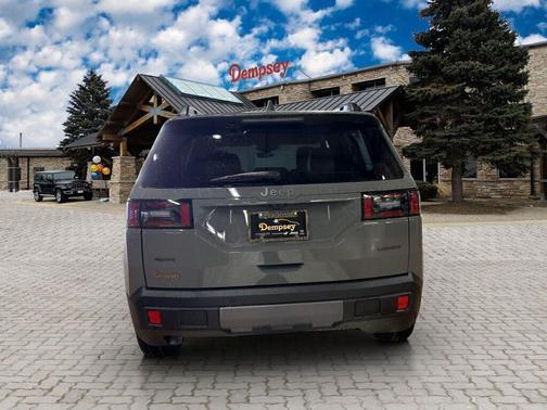 Sting-Gray Clearcoat 2026 Jeep Cherokee Laredo 4x4