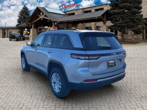 Silver Zynith 2025 Jeep Grand Cherokee Laredo