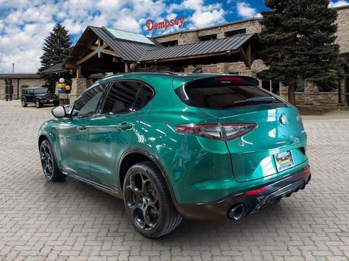Verde Fangio Metallic 2026 Alfa Romeo Stelvio AWD