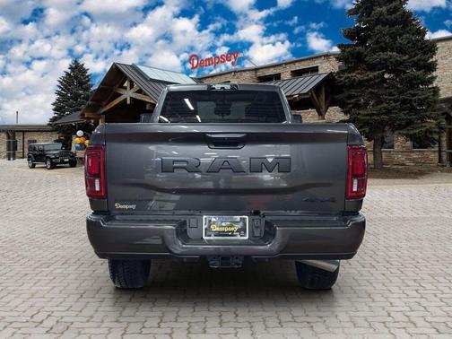 2025 RAM 2500 Big Horn Crew Cab 4x4 8' Box