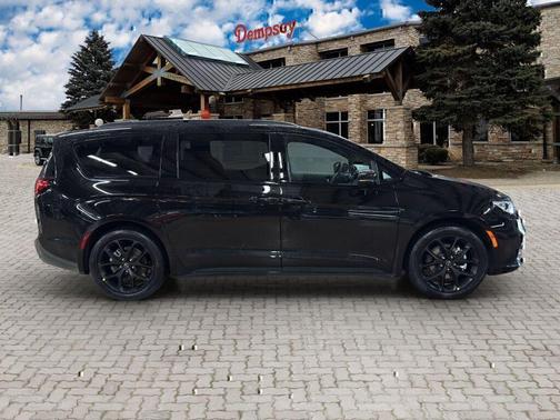 2026 Chrysler Pacifica L