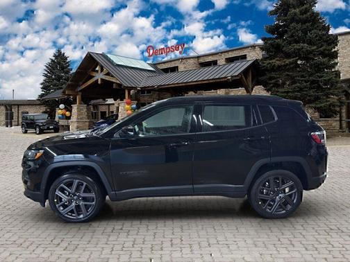 Diamond Black Crystal Pearlcoat 2026 Jeep Compass Latitude