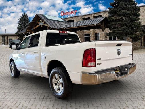 Bright White Clearcoat 2019 RAM 1500 SLT