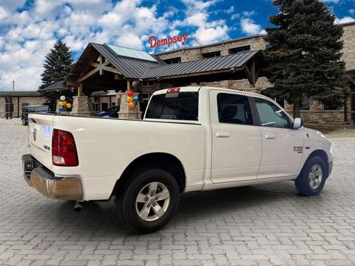 Bright White Clearcoat 2019 RAM 1500 SLT