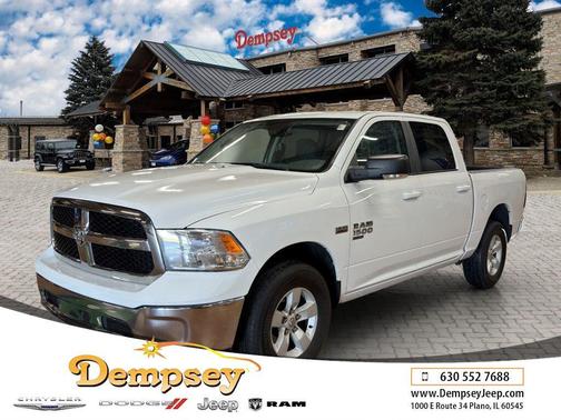 Bright White Clearcoat 2019 RAM 1500 SLT