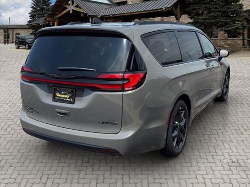2025 Chrysler Pacifica Limited