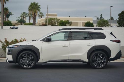 Crystal White Pearl 2027 Subaru Trailseeker Touring