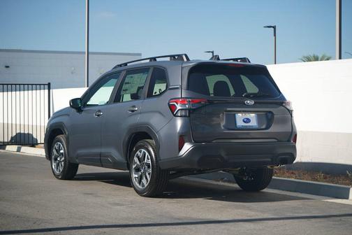 Magnetite Gray Metallic 2026 Subaru Forester Premium