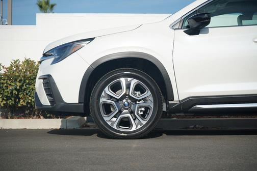 Crystal White Pearl 2026 Subaru Ascent Limited 7-Passenger