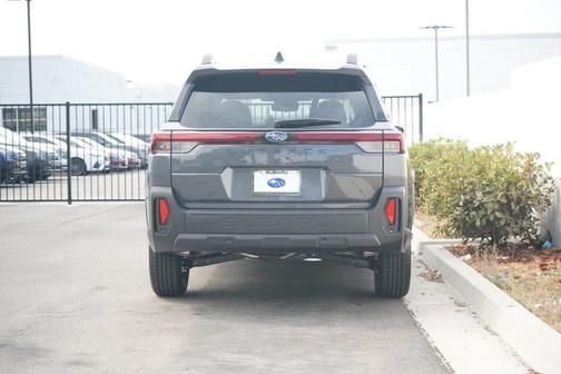 Magnetite Gray Metallic 2026 Subaru Outback Touring XT