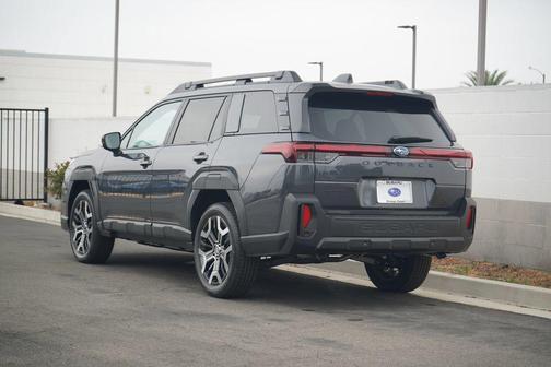 Magnetite Gray Metallic 2026 Subaru Outback Touring XT