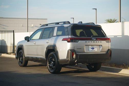 Ice Silver Metallic 2026 Subaru Outback Limited