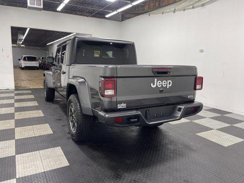 2023 Jeep Gladiator Overland