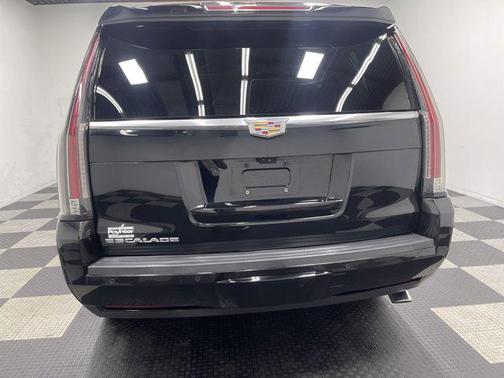 2020 Cadillac Escalade Luxury