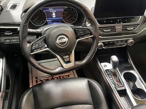 Super Black 2024 Nissan Altima SR FWD