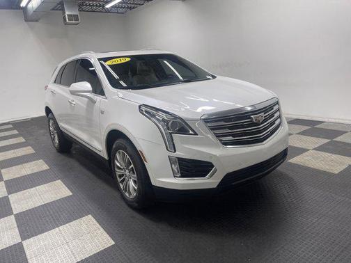 Crystal White Tricoat 2019 Cadillac XT5 Luxury