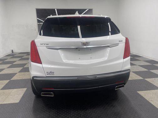 Crystal White Tricoat 2019 Cadillac XT5 Luxury