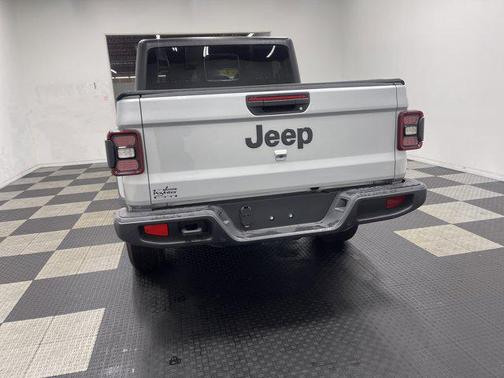 2024 Jeep Gladiator Sport S