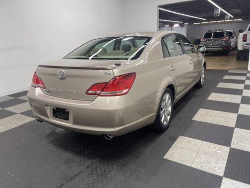 2005 Toyota Avalon XLS