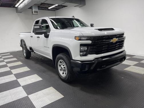 Summit White 2026 Chevrolet Silverado 3500 WT