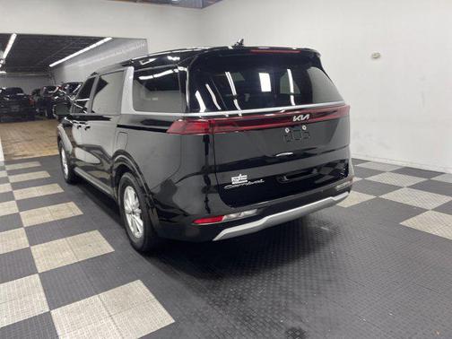 2022 Kia Carnival LXS