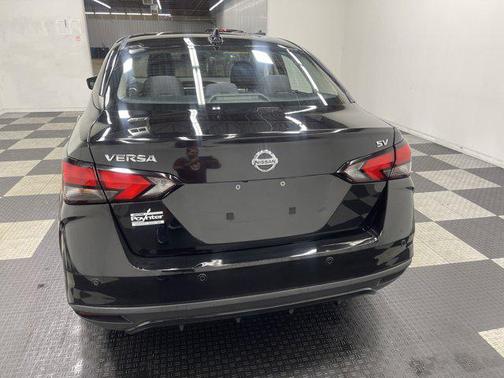 2021 Nissan Versa 1.6 SV