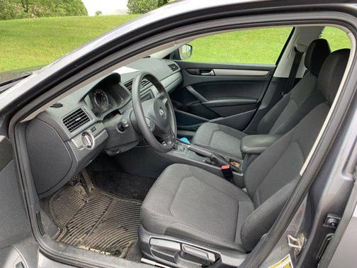 2015 Volkswagen Passat 1.8T Auto S