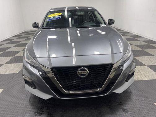 2022 Nissan Altima SR FWD