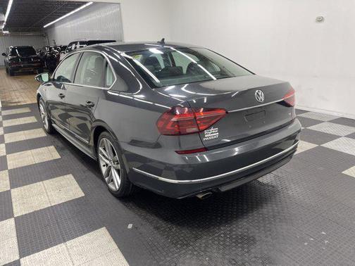 2017 Volkswagen Passat 1.8T R-Line w/Comfort