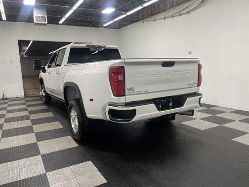 2023 Chevrolet Silverado 3500 High Country